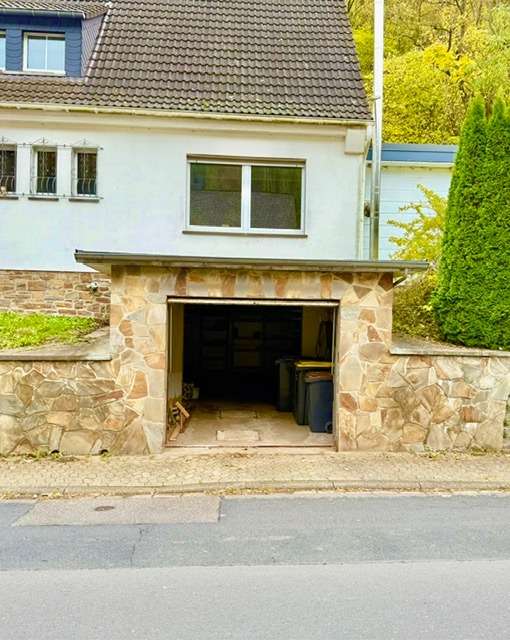 Ihr neues Zuhause im Herzen des Urlaubsortes Monreal &ndash; teilrenoviertes EFH mit viel Platz!